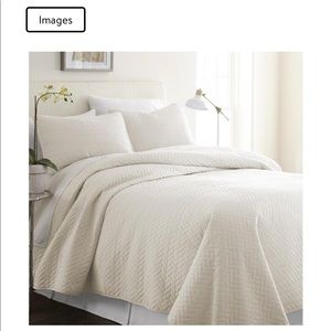 Ivory QUEEN/Full quilt